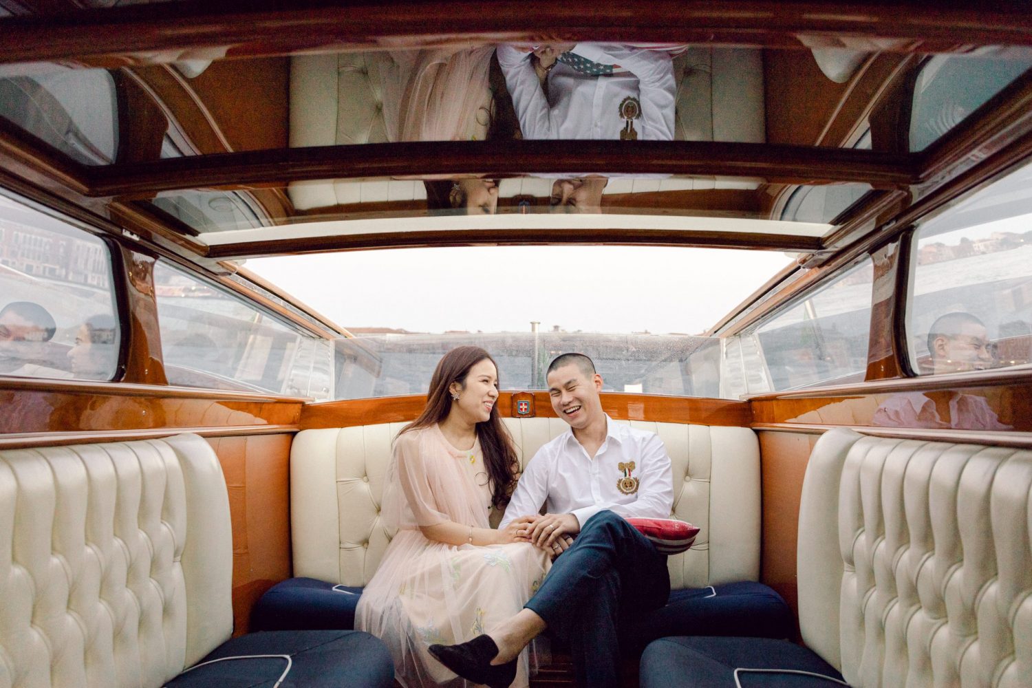 Stylish honeymoon session photoshoot in Venice Italy | Venice Photographer Camilla M