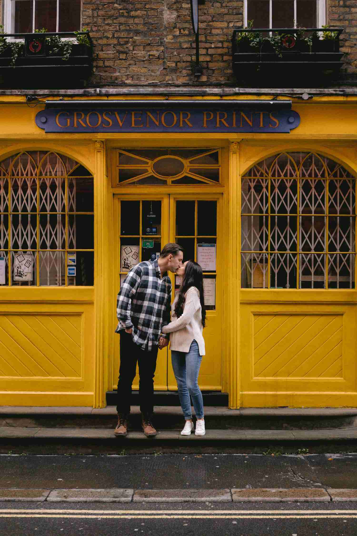 London honeymoon photoshoot in Covent Garden