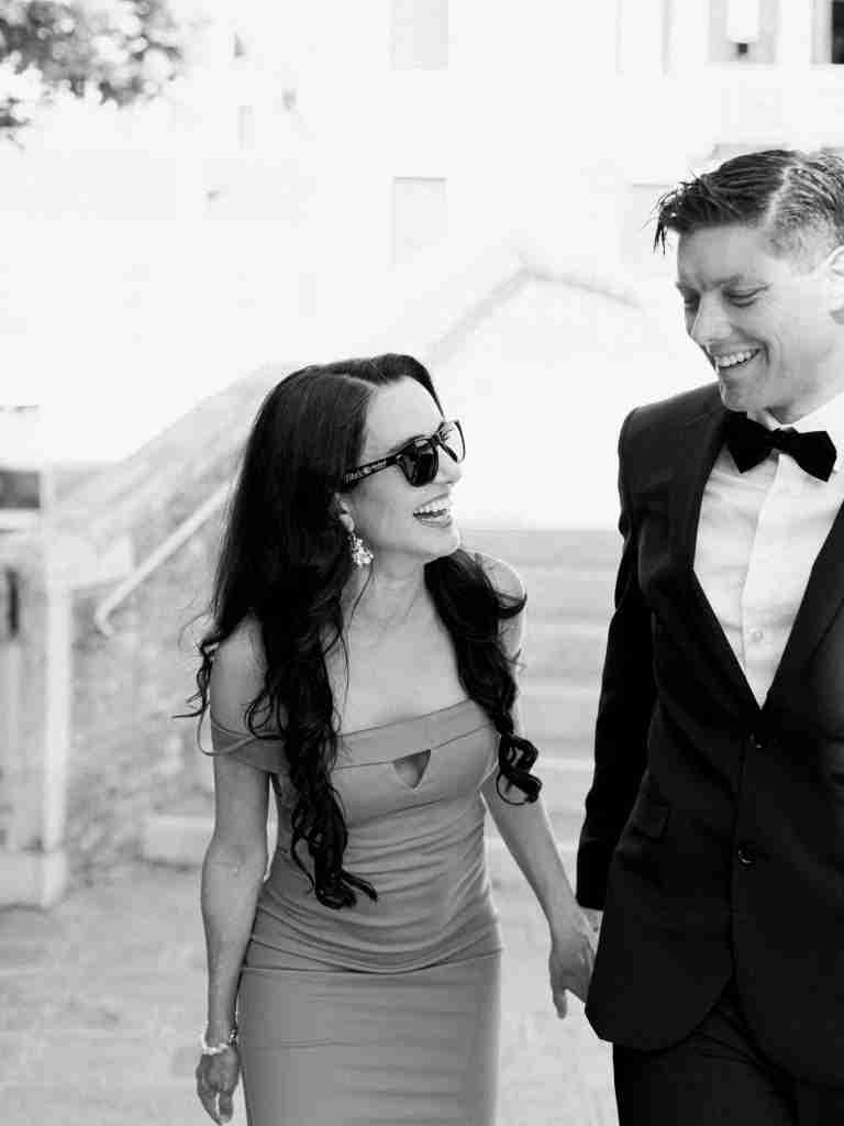 Couple-photoshoot-exploring-San-Polo-in-Venice-before-heading-to-the-Opera