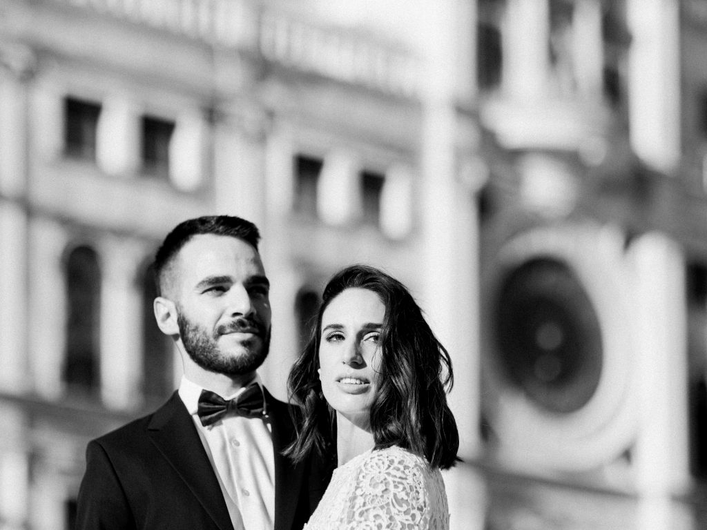 Winter-Elopement-in-Venice-February-romance-Carnival