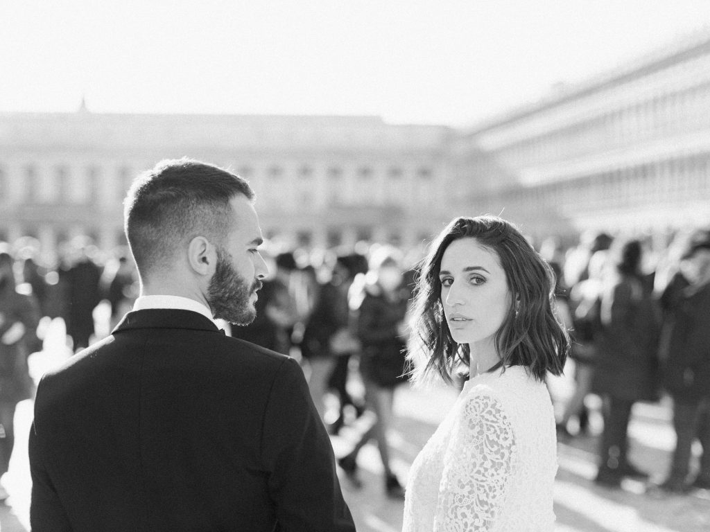 Winter-Elopement-in-Venice-February-romance-Carnival