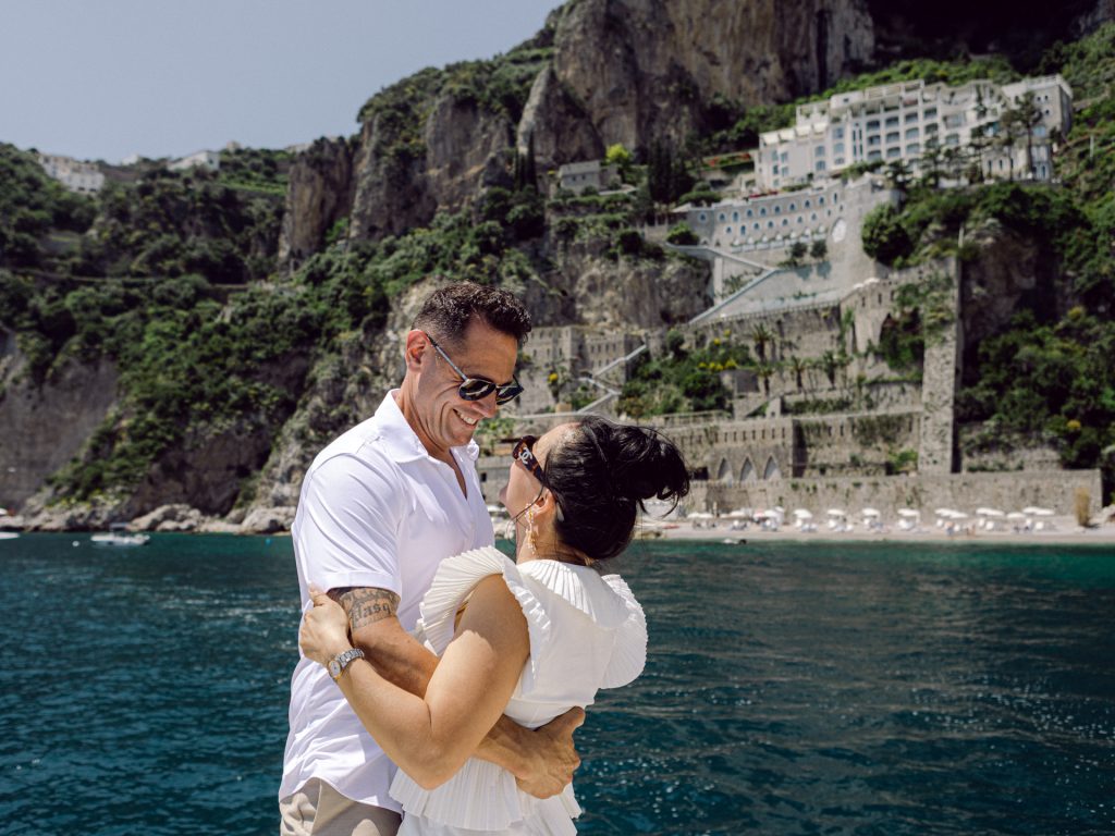 Exploring-the-Amalfi-Coast-A-romantic-boat-ride-for-two