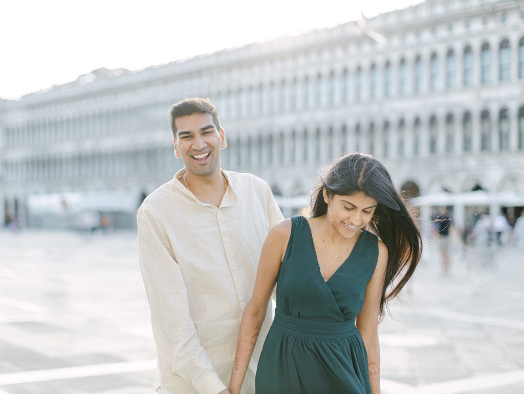 Sunny-Spring-photoshoot-in-Venice-to-kick-off-the-honeymoon