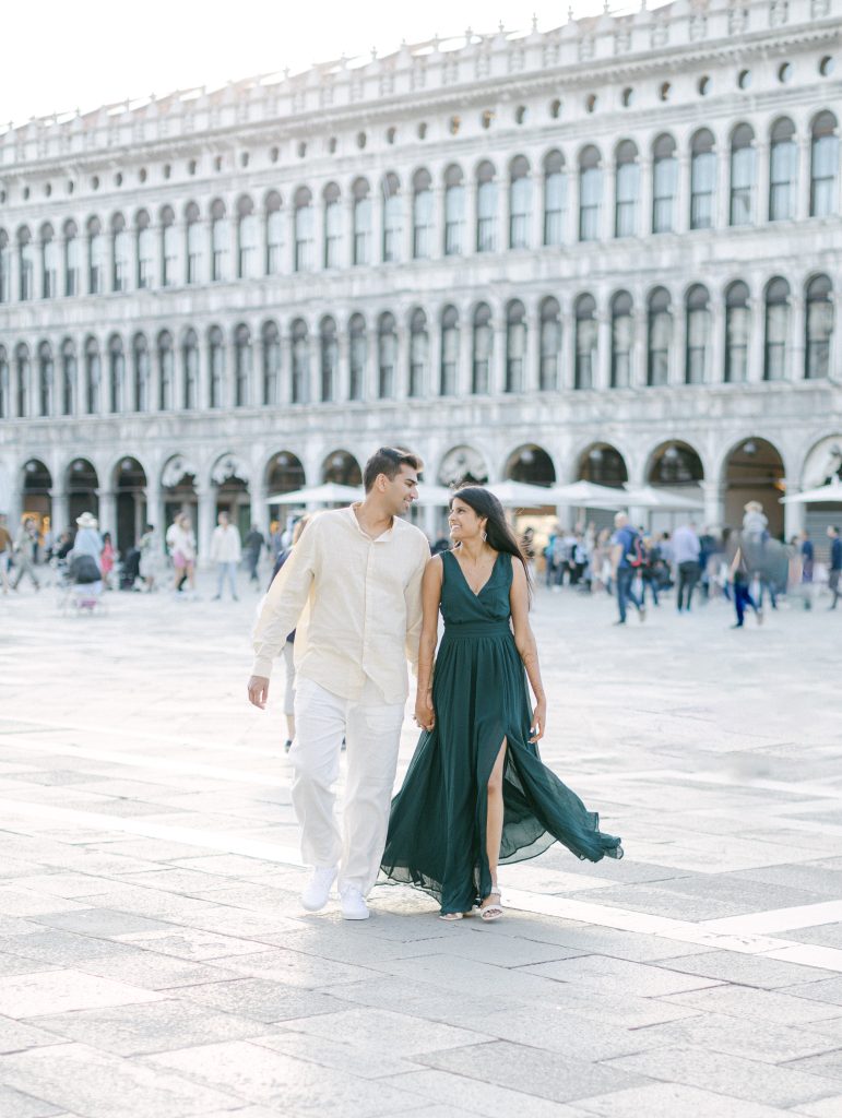Sunny-Spring-photoshoot-in-Venice-to-kick-off-the-honeymoon