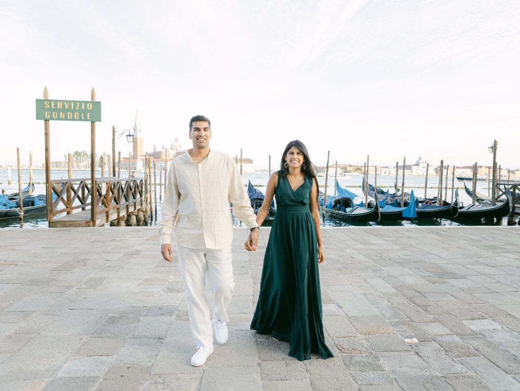 Sunny-Spring-photoshoot-in-Venice-to-kick-off-the-honeymoon