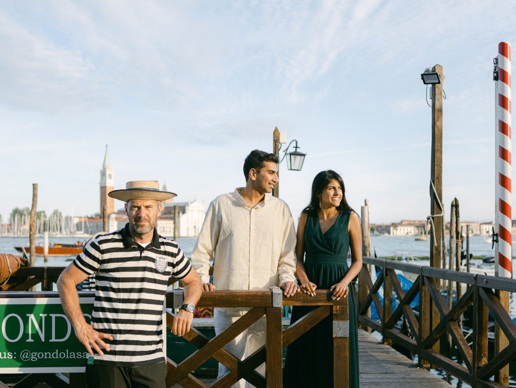 Sunny-Spring-photoshoot-in-Venice-to-kick-off-the-honeymoon