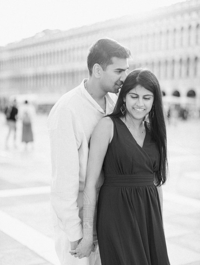 Sunny-Spring-photoshoot-in-Venice-to-kick-off-the-honeymoon