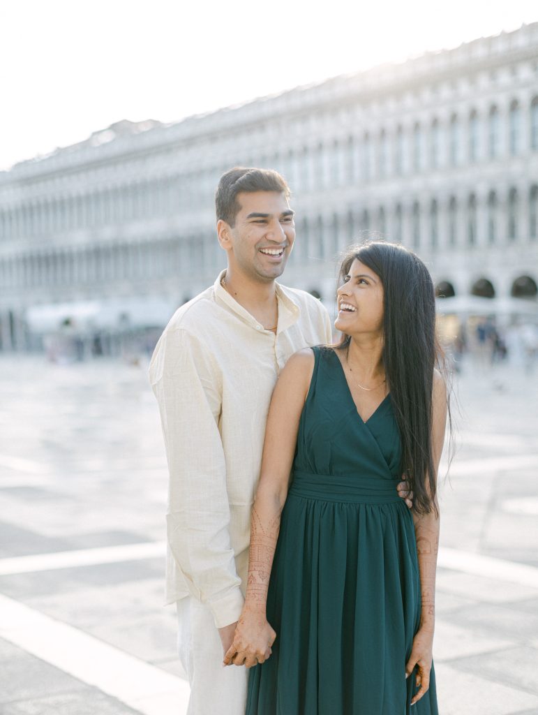 Sunny-Spring-photoshoot-in-Venice-to-kick-off-the-honeymoon
