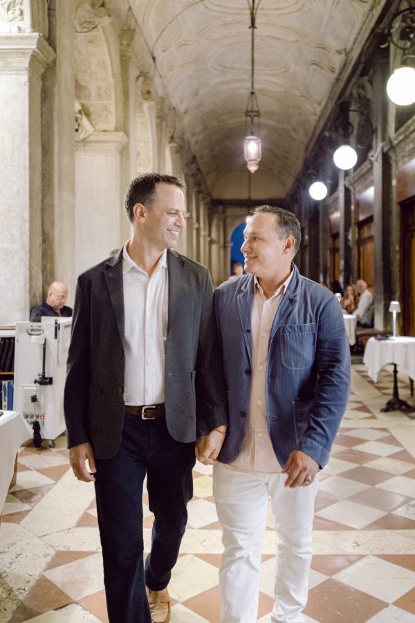 Surprising-Same-Sex-Marriage-Proposal-in-Venice