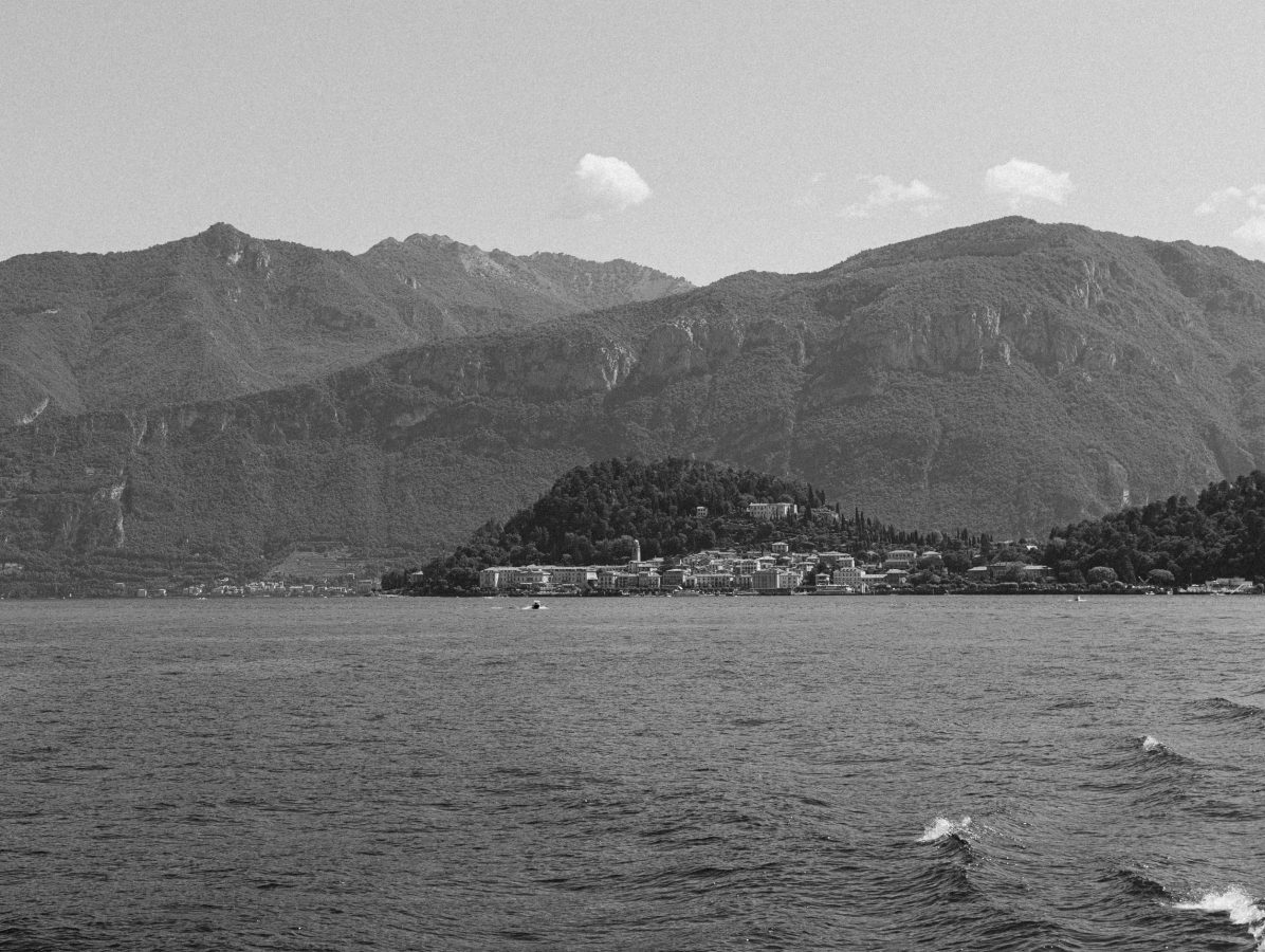 Lake-Como-Engagement-Boat-Ride-from-Tremezzo-to-Bellagio