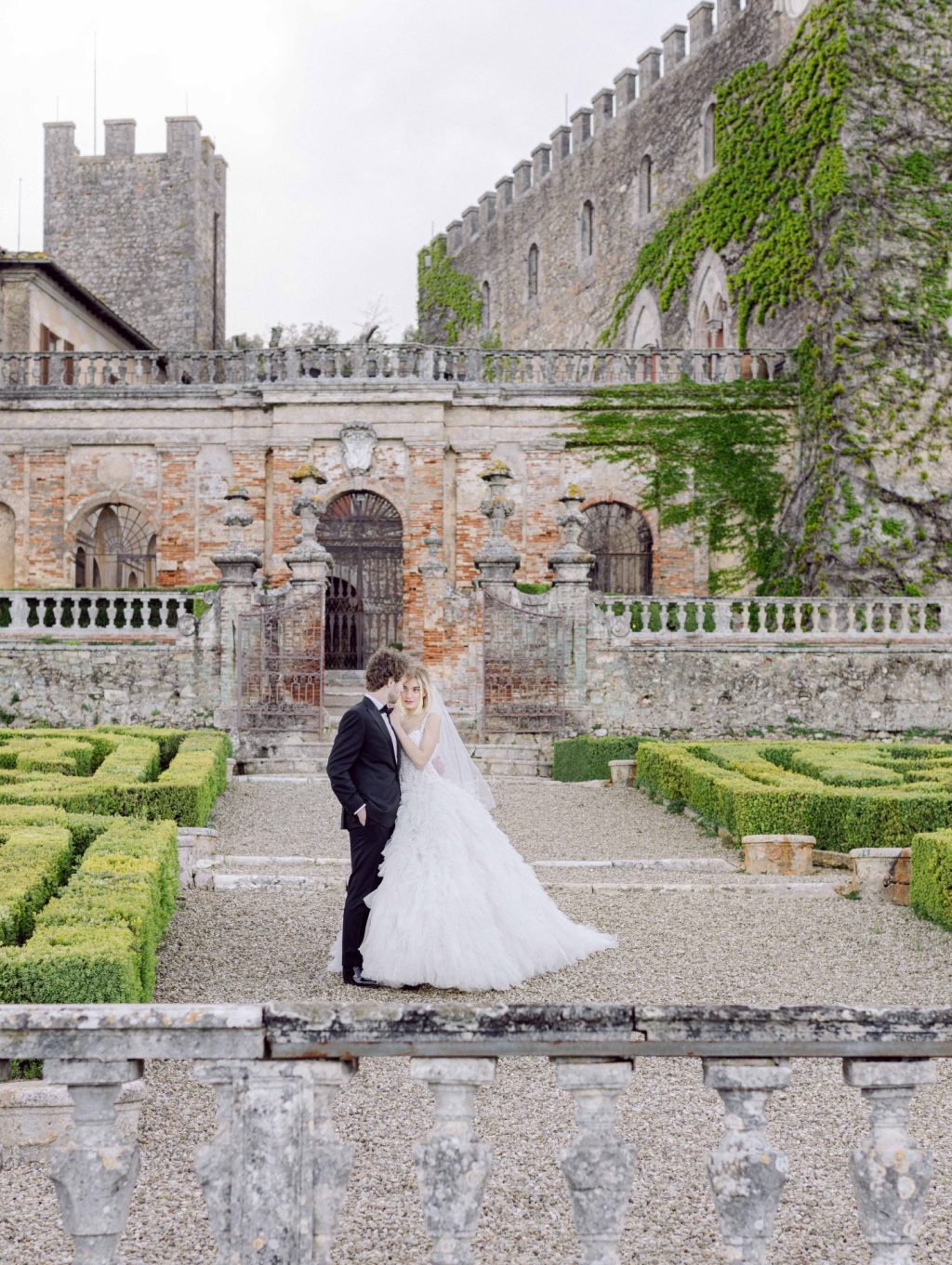 Destination-Wedding-in-Tuscany-Castello-di-Celsa-Editorial