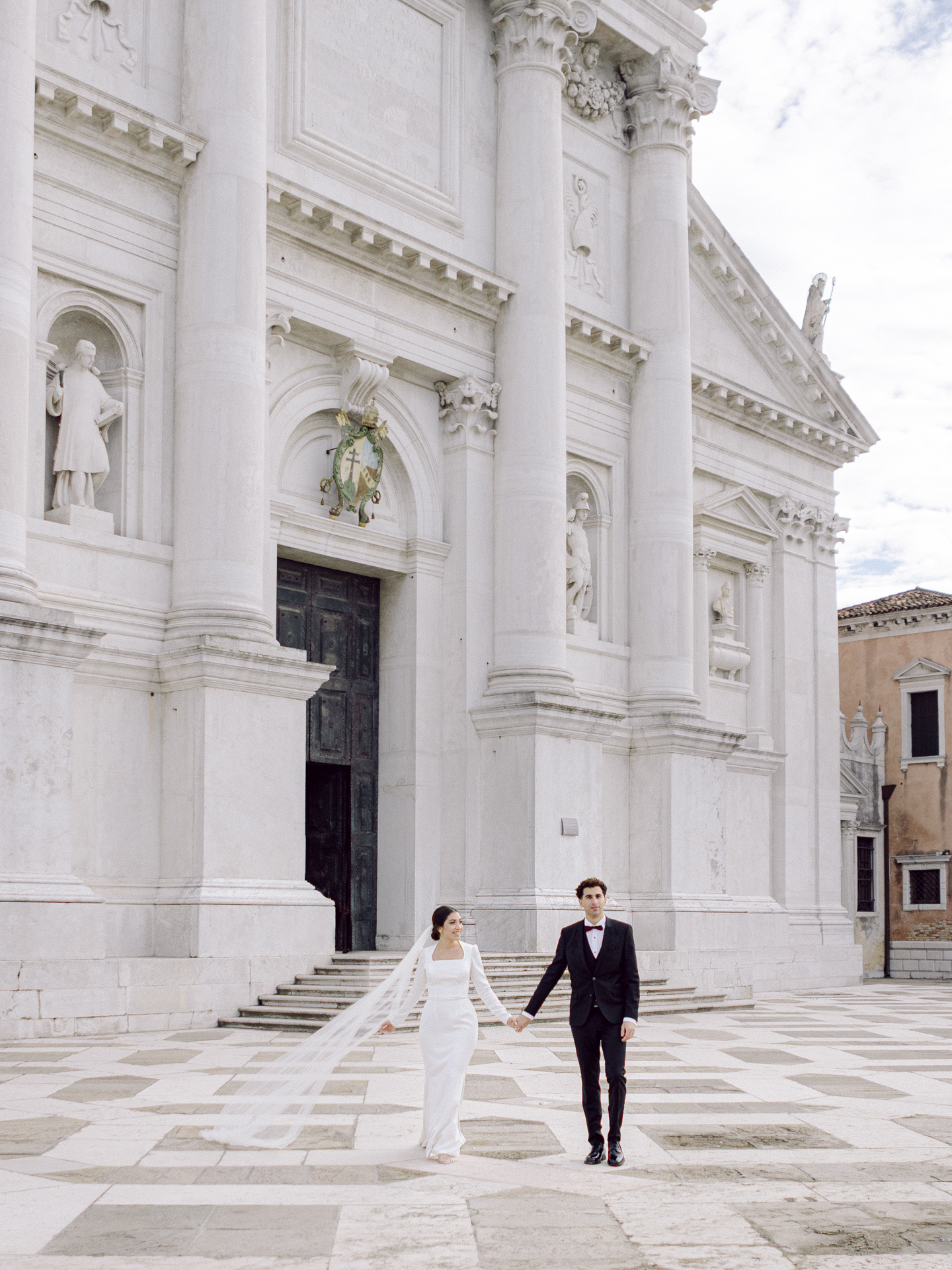 Intimate-Greek-wedding-in-Venice-in-November