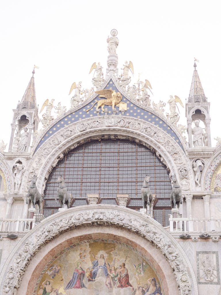 Couple photoshoot in Venice between Piazza San Marco, Arsenale, Castello