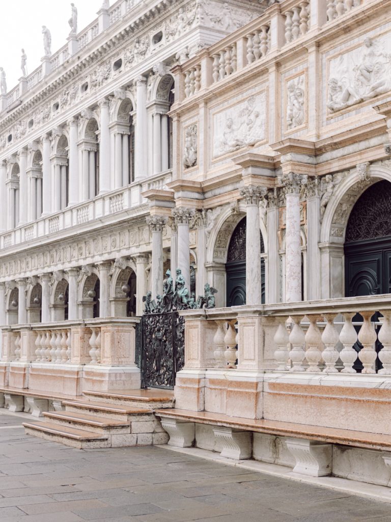 Couple photoshoot in Venice between Piazza San Marco, Arsenale, Castello