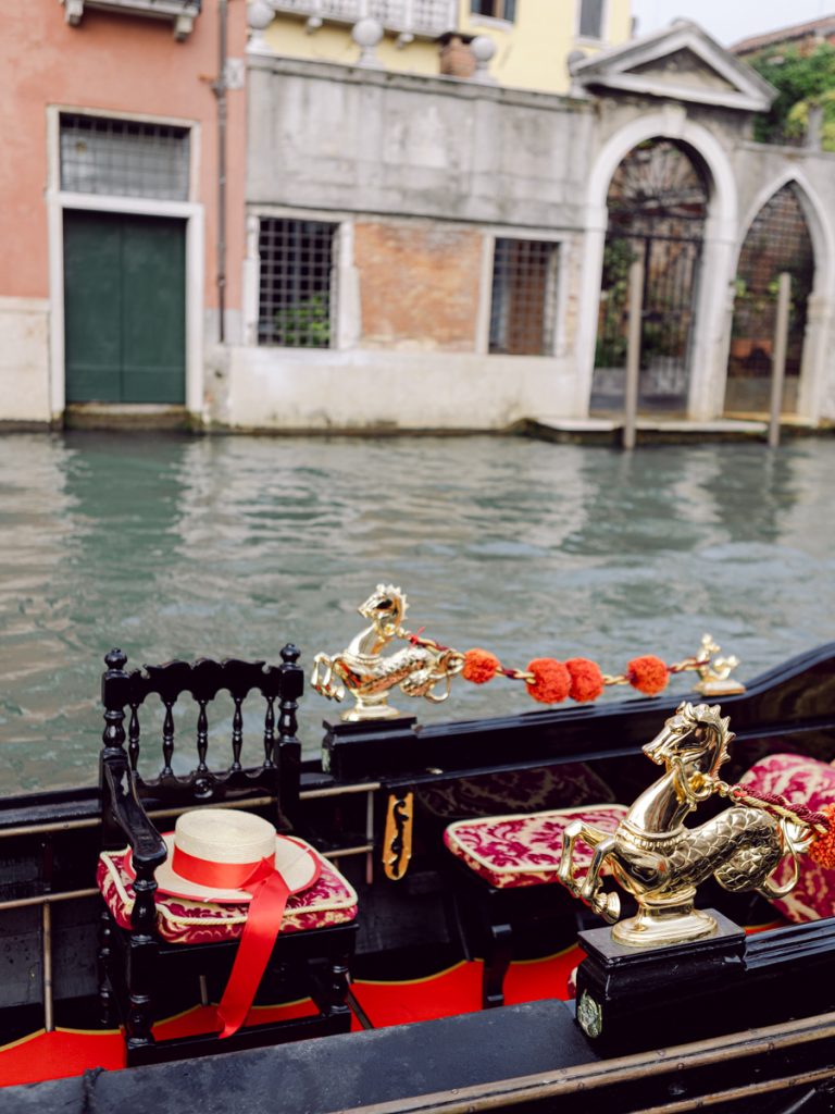 Couple photoshoot in Venice between Piazza San Marco, Arsenale, Castello