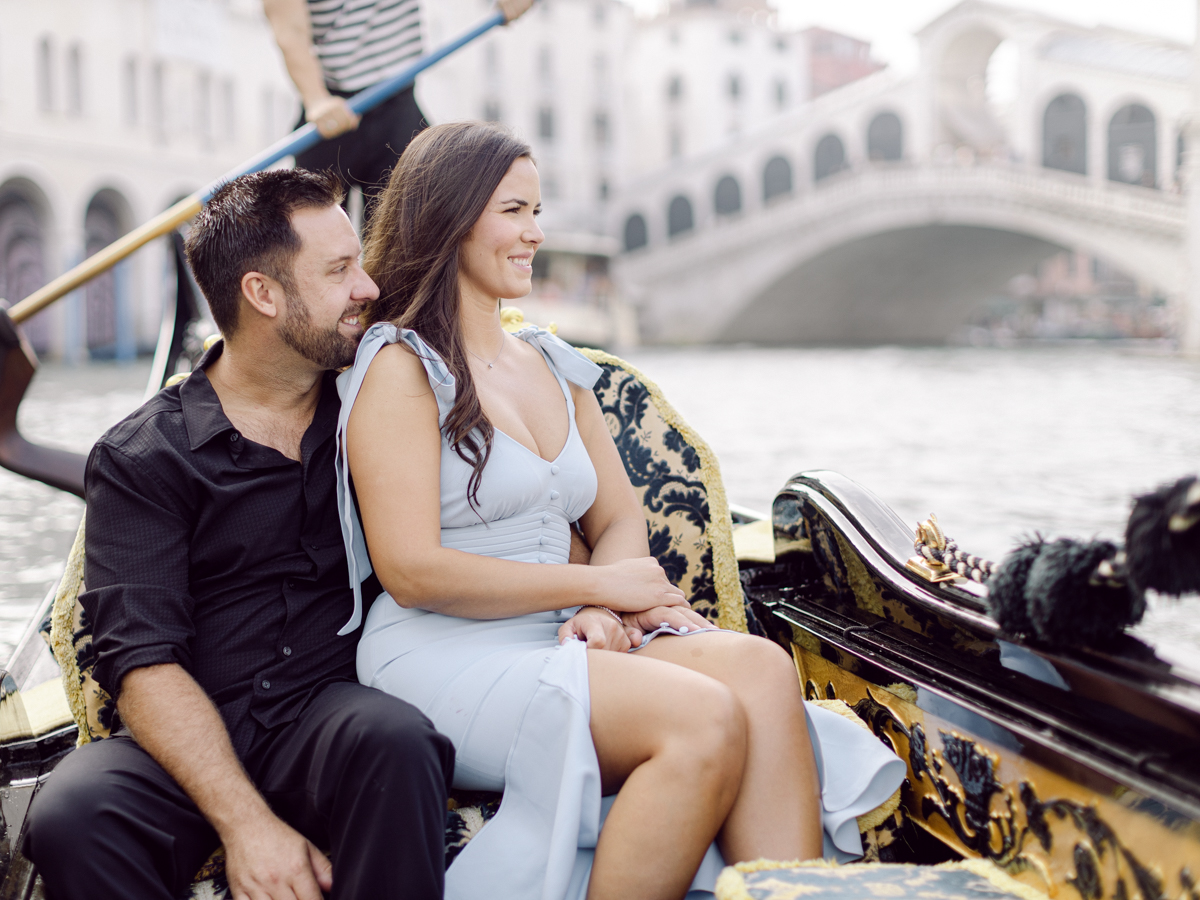 Couple photoshoot in Venice between Piazza San Marco, Arsenale, Castello