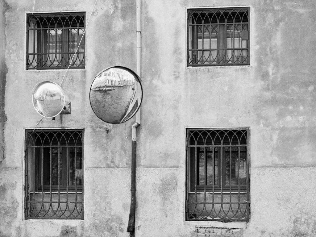 Couple photoshoot in Venice between Piazza San Marco, Arsenale, Castello
