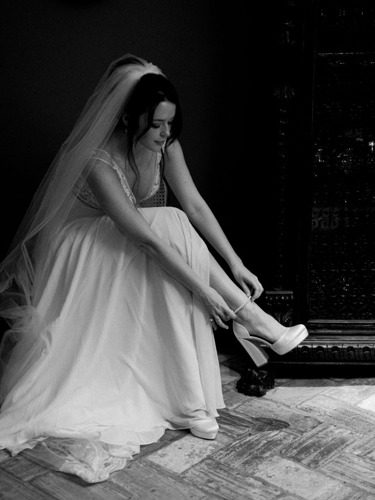 Bride getting ready at Tivoli Palazzo Gaddi decorated for Christmas in Florence