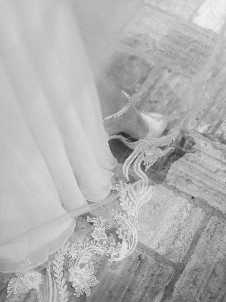 Bride getting ready at Tivoli Palazzo Gaddi decorated for Christmas in Florence