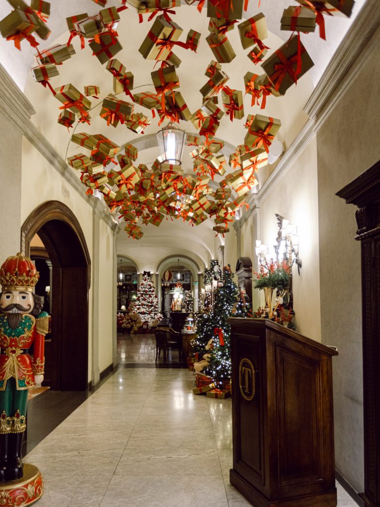 Christmas decorations at Palazzo Gaddi Florence hotel during elopement morning