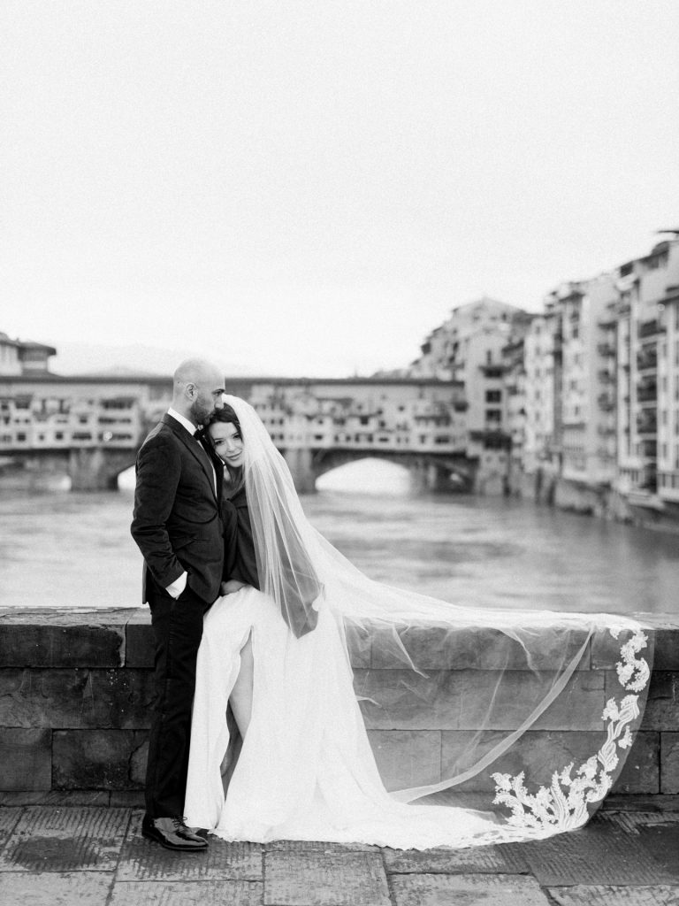 Romantic winter wedding portraits at Christmas in Florence