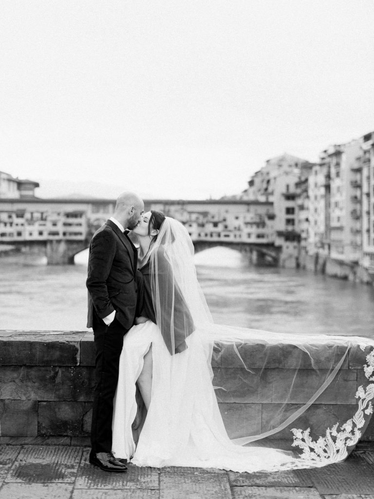 Romantic winter wedding portraits at Christmas in Florence