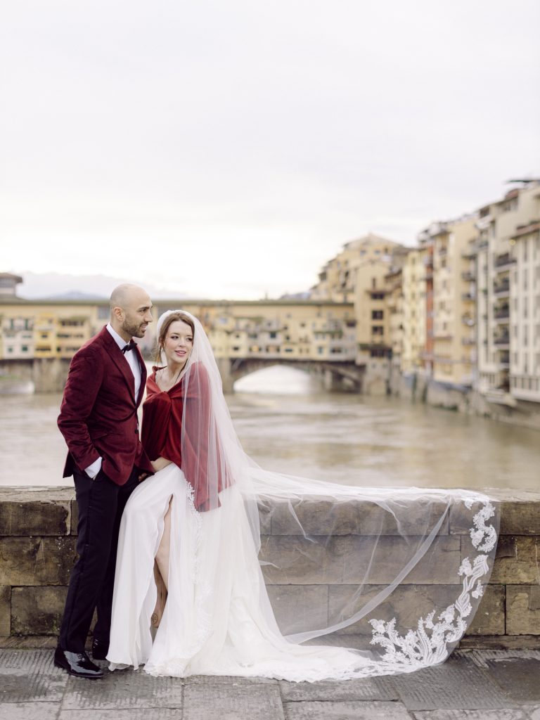 Romantic winter wedding portraits at Christmas in Florence
