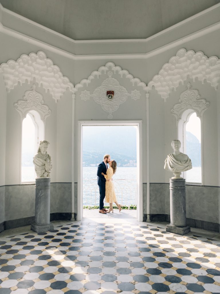 Villa-Melzi-Gardens-Honeymoon-photoshoot-in-Lake-Como