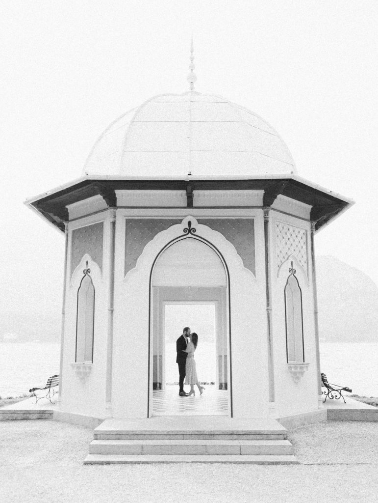Villa-Melzi-Gardens-Honeymoon-photoshoot-in-Lake-Como