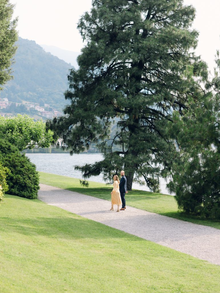 Villa-Melzi-Gardens-Honeymoon-photoshoot-in-Lake-Como