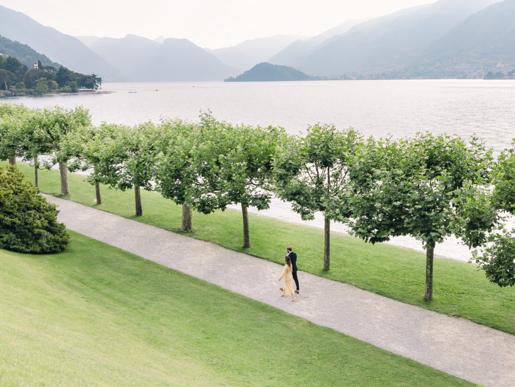 Villa-Melzi-Gardens-Honeymoon-photoshoot-in-Lake-Como