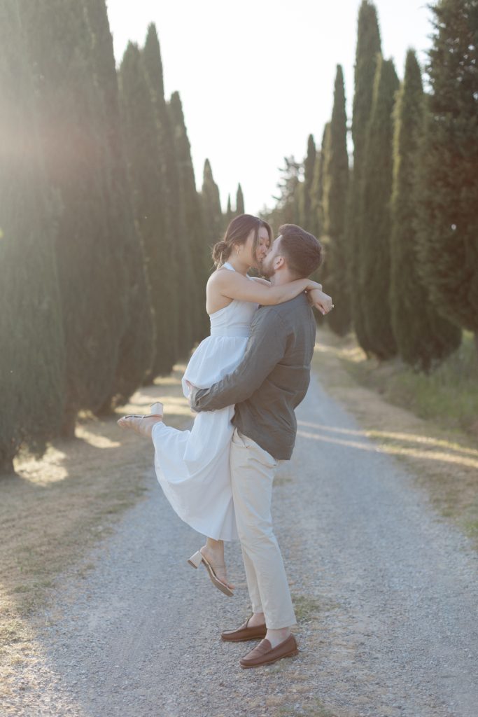 Honeymoon-in-Tuscany-Pienza-Italy-Sunset-Photoshoot