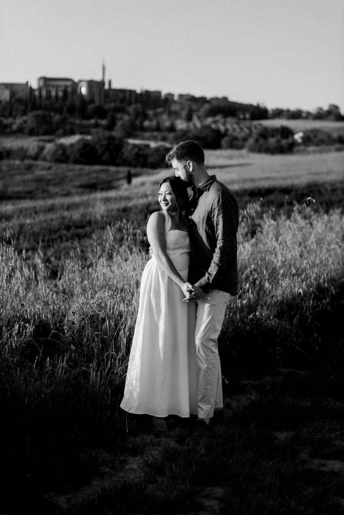 Honeymoon-in-Tuscany-Pienza-Italy-Sunset-Photoshoot