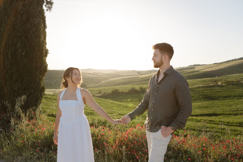 Honeymoon-in-Tuscany-Pienza-Italy-Sunset-Photoshoot