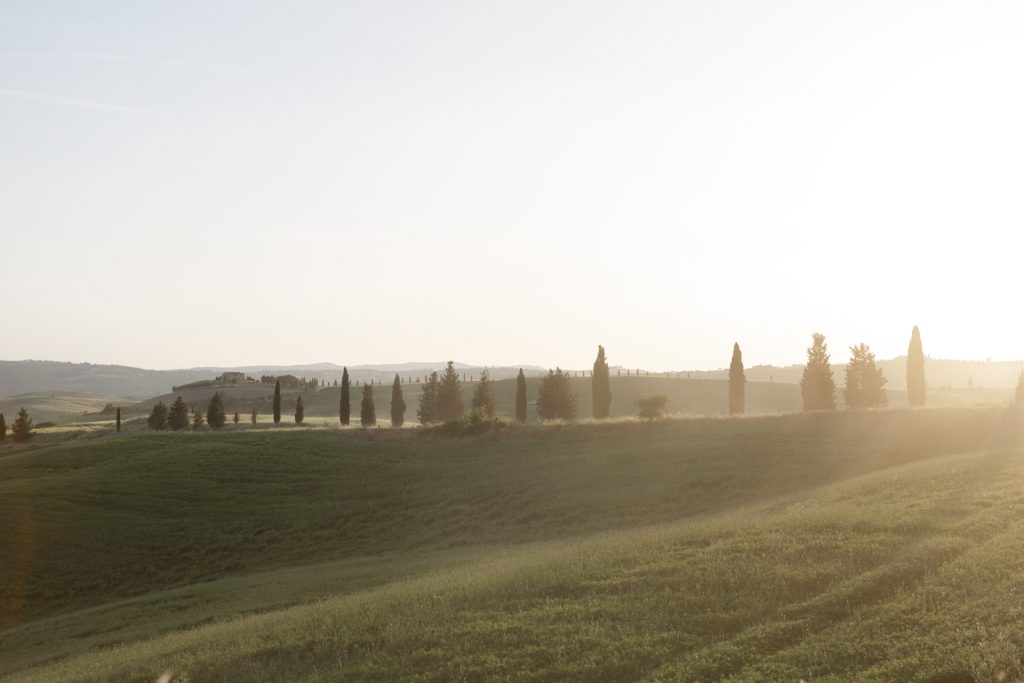 Honeymoon-in-Tuscany-Pienza-Italy-Sunset-Photoshoot