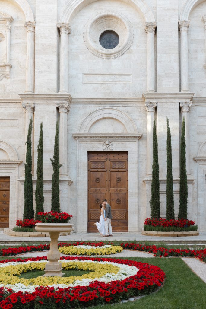 Honeymoon-in-Tuscany-Pienza-Italy-Sunset-Photoshoot