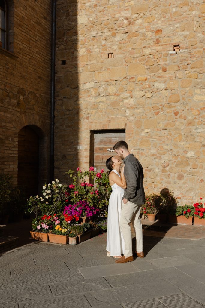 Honeymoon-in-Tuscany-Pienza-Italy-Sunset-Photoshoot