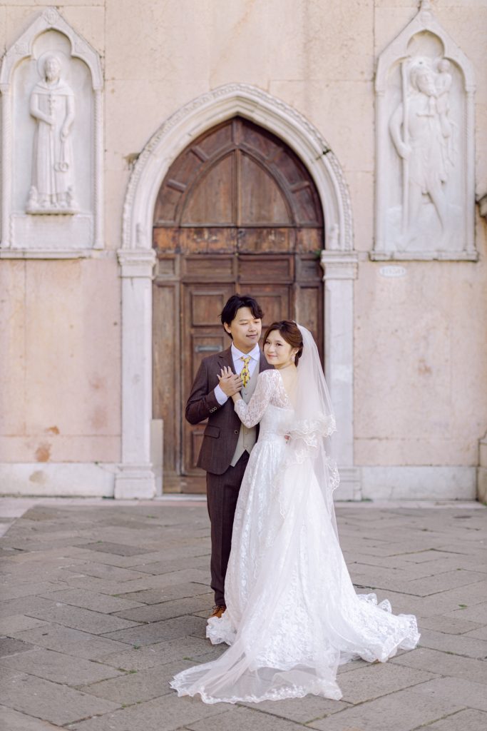 Bride and Groom in Venice in front of the Gallerie dell'Accademia, Venice